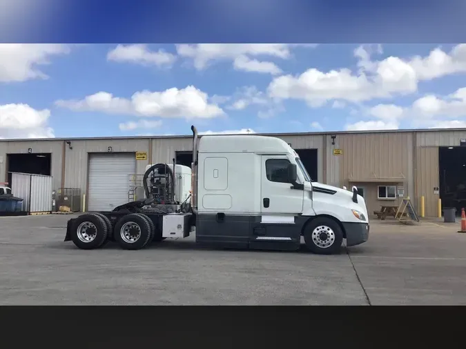 2021 Freightliner Cascadia 126
