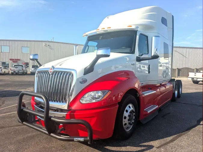 2022 International LT625