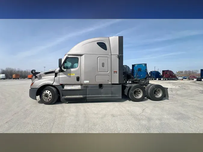2022 Freightliner Cascadia 126
