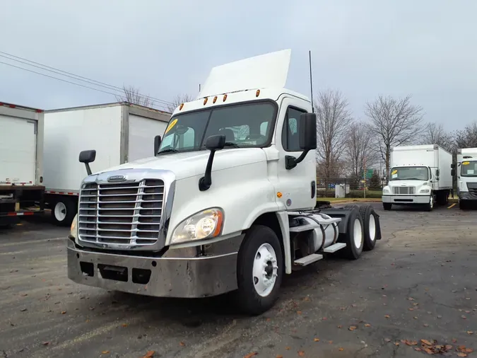 2016 FREIGHTLINER/MERCEDES CASCADIA 12595aef668d6aff535bf7df398fda497ce