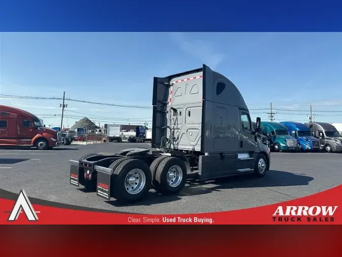 2020 FREIGHTLINER CASCADEVO1
