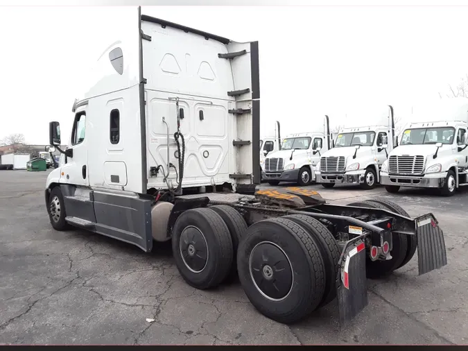 2019 FREIGHTLINER/MERCEDES CASCADIA 125