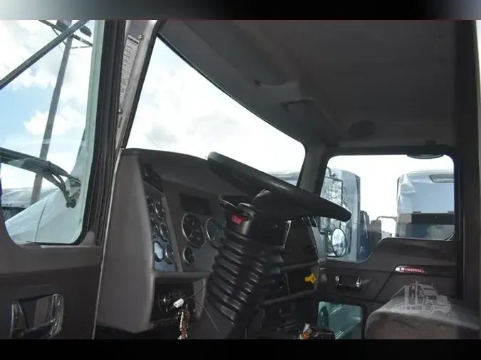2019 KENWORTH T270
