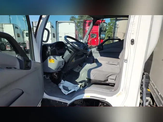 2019 HINO 195