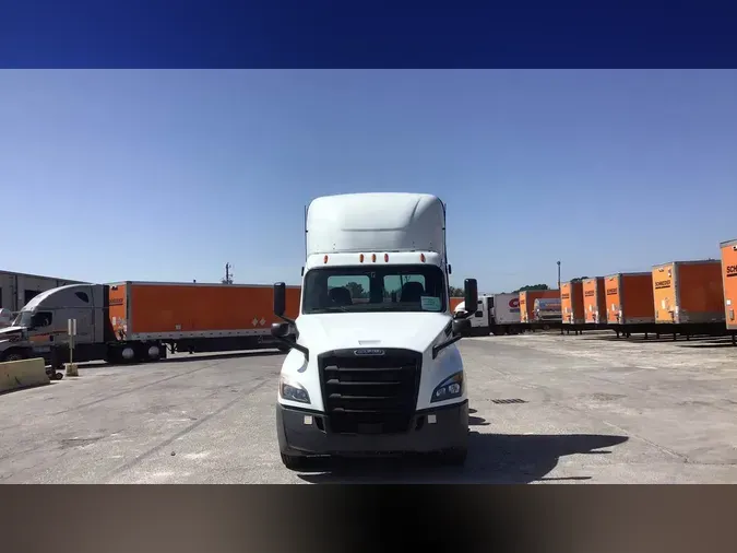 2020 Freightliner Cascadia 126