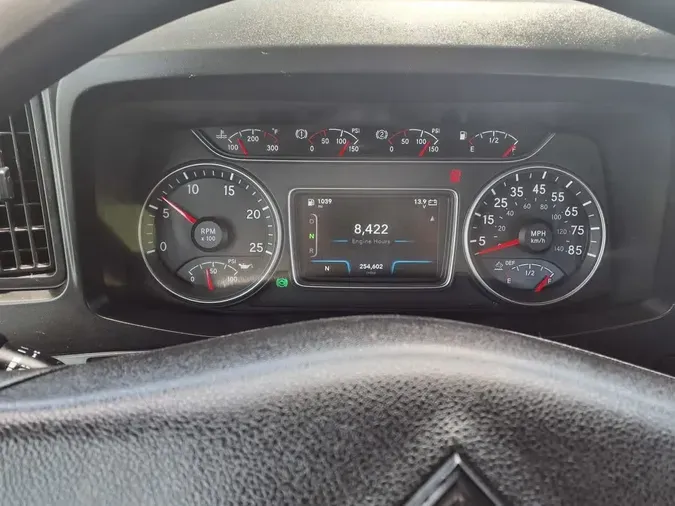 2019 NAVISTAR INTERNATIONAL LT625 DAYCAB T/A95b7b3dcbfbd0dea03a33c8e90bca753