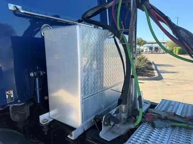 2023 Peterbilt 38995b87f3dc9444a7684ca532db801a9f2