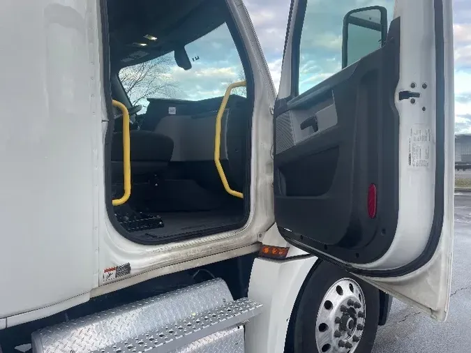 2020 Freightliner T12664ST