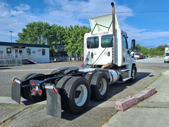 2017 FREIGHTLINER CASCADIA 125