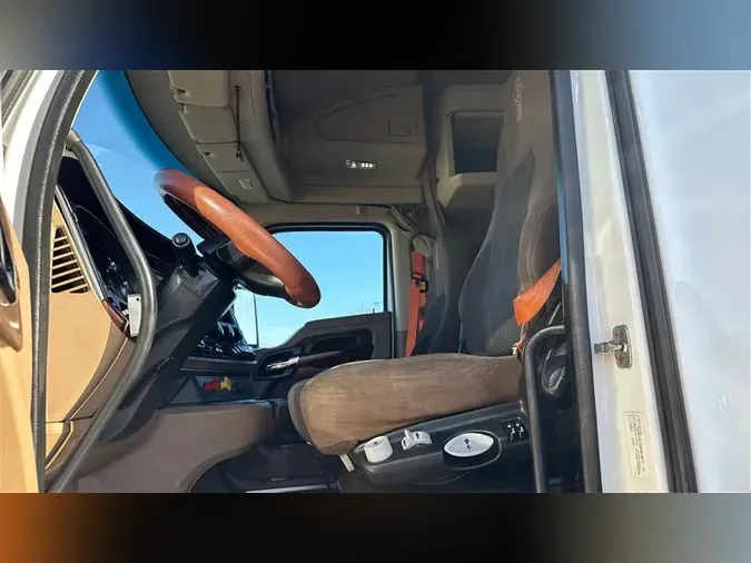 2022 KENWORTH T68095ba273115c06ad7161dd351287e366d