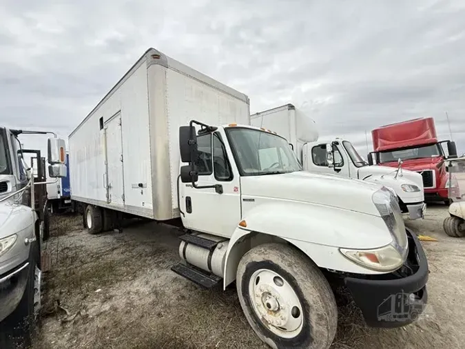 2011 INTERNATIONAL DURASTAR 4300