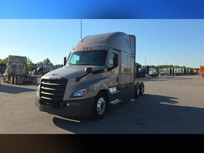 2025 Freightliner Cascadia 126