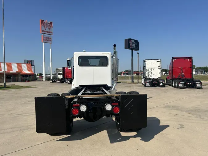 2018 Peterbilt 337