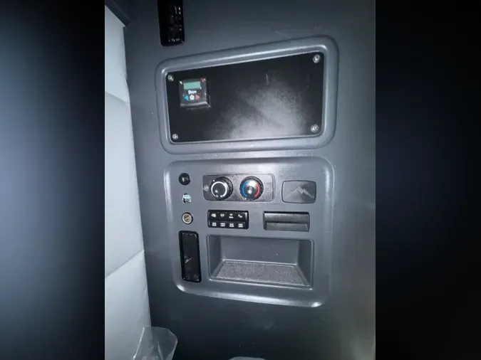 2022 FREIGHTLINER Cascadia 126