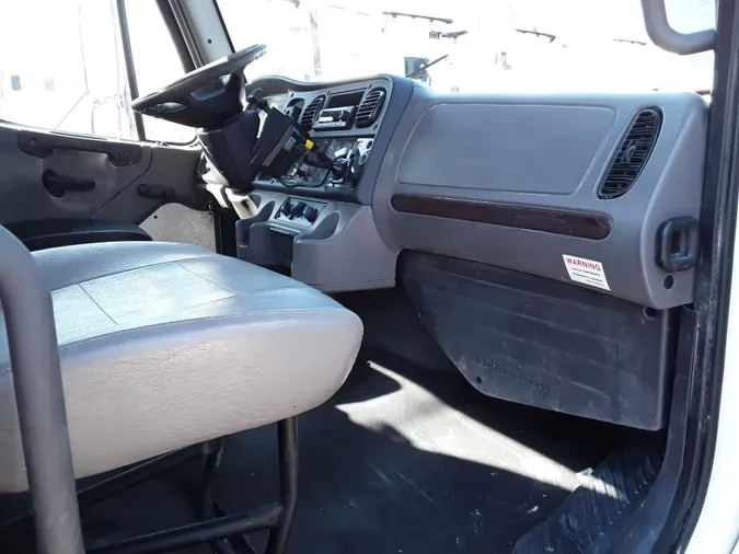 2016 Freightliner M2 106