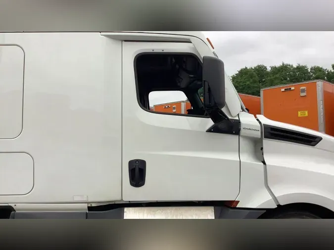 2022 Freightliner Cascadia 126
