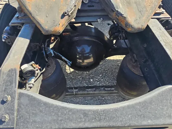 2019 VOLVO VNL42T 300