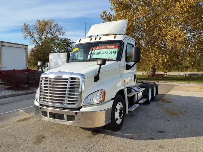 2019 FREIGHTLINER/MERCEDES CASCADIA 12595c7da40fb78f8f04ee39b96ccd79544
