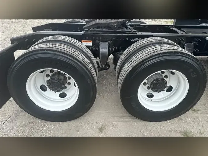 2021 FREIGHTLINER CA126