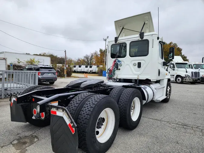 2017 FREIGHTLINER/MERCEDES CASCADIA 125