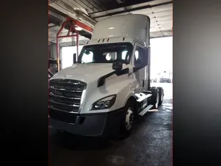 2019 FREIGHTLINER NEW CASCADIA 116