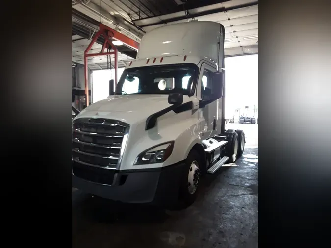 2019 FREIGHTLINER NEW CASCADIA 11695c936e6dab09db8b9b912647f188396