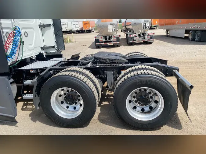 2022 Freightliner Cascadia 126