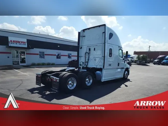 2020 FREIGHTLINER CASCADEVO1