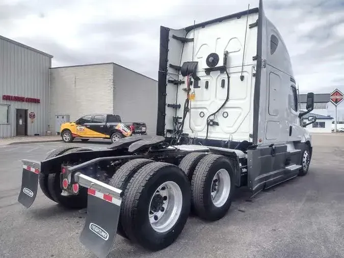 2020 Freightliner Cascadia