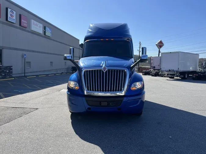 2022 International LT625