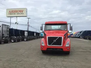 2023 VOLVO VNR300