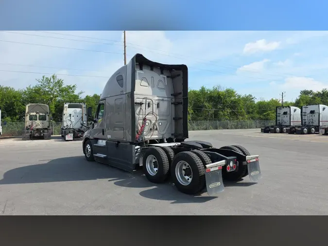 2025 Freightliner Cascadia 126