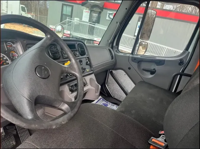 2020 FREIGHTLINER/MERCEDES M2 10695d94e46ce5c8985837ea995112d3c2e