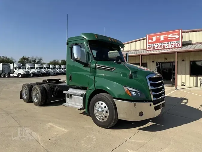 2019 FREIGHTLINER CASCADIA 126