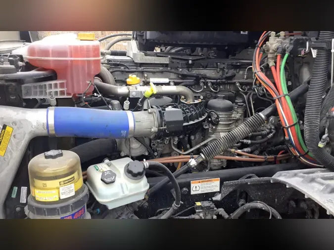 2021 Freightliner Cascadia 126