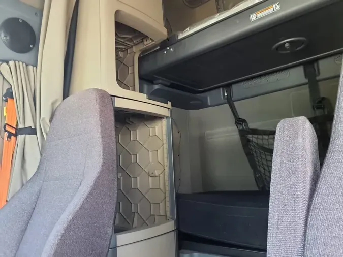 2020 FREIGHTLINER CASCADIA 125