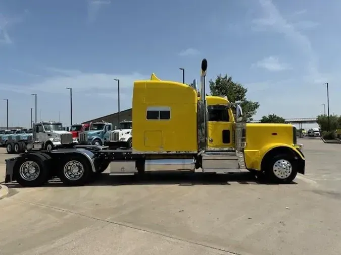 2023 Peterbilt 389