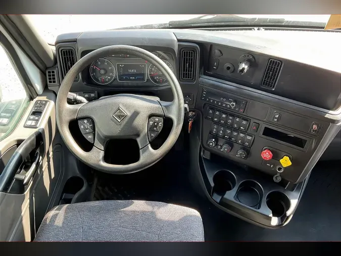 2022 INT LT625 6x4