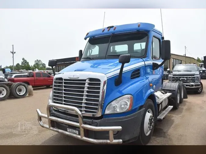 2015 FREIGHTLINER CASCADIA 11395e7dfbdc84e35fd0325a058adccdfbc