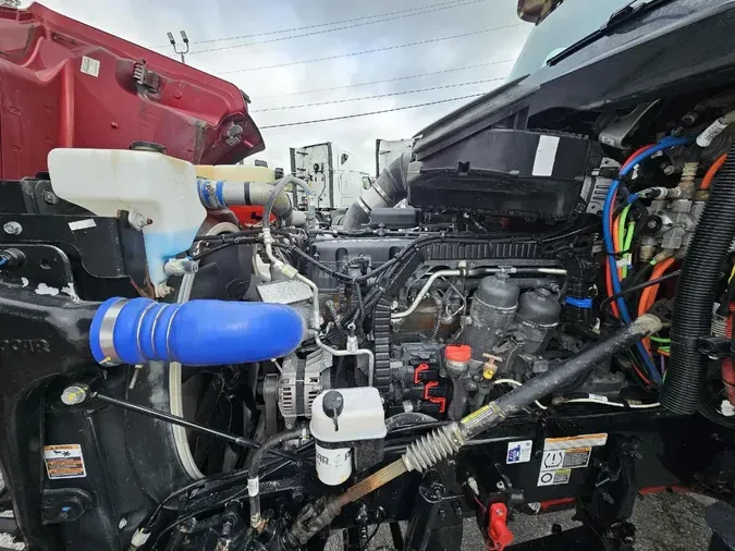 2023 PETERBILT 567