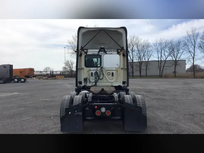 2020 Freightliner Cascadia 126