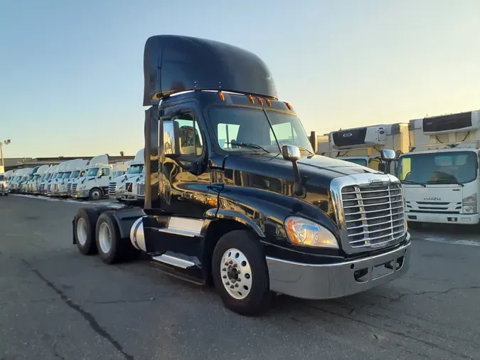 2016 FREIGHTLINER/MERCEDES CASCADIA