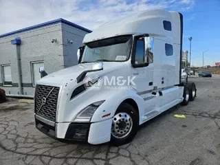 2022 VOLVO VNL64T760