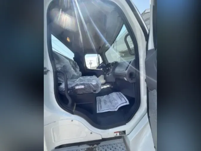 2019 FREIGHTLINER/MERCEDES M2 106