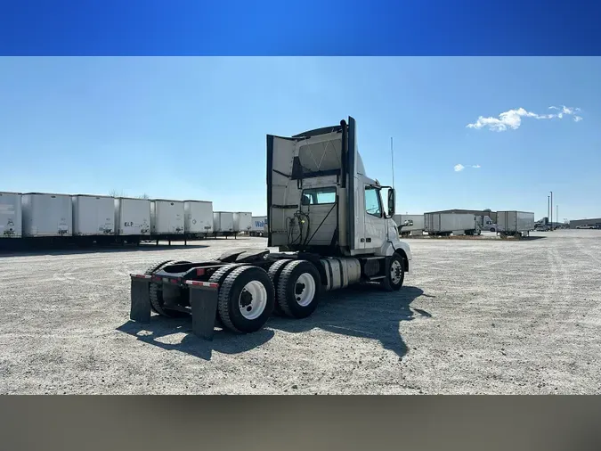 2015 Volvo VNL300