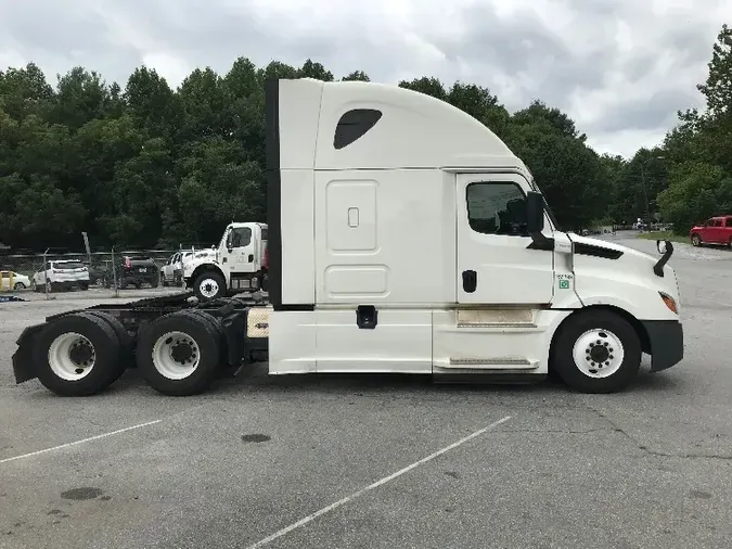 2019 Freightliner T12664ST