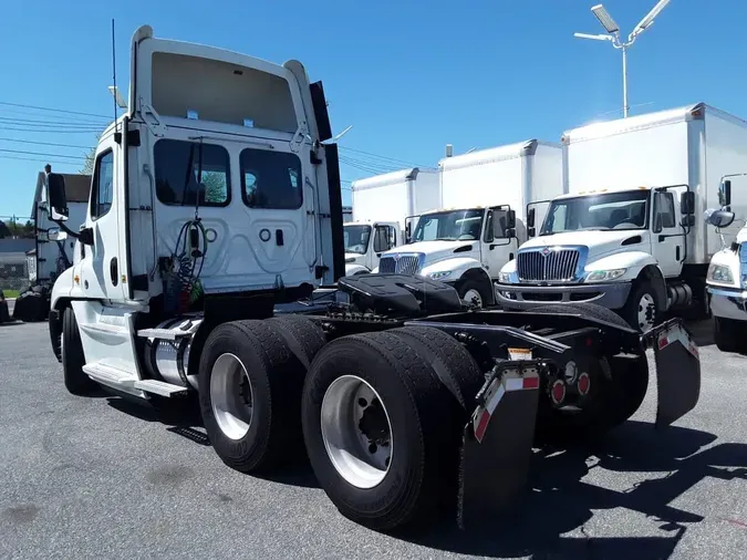 2019 FREIGHTLINER/MERCEDES CASCADIA 125
