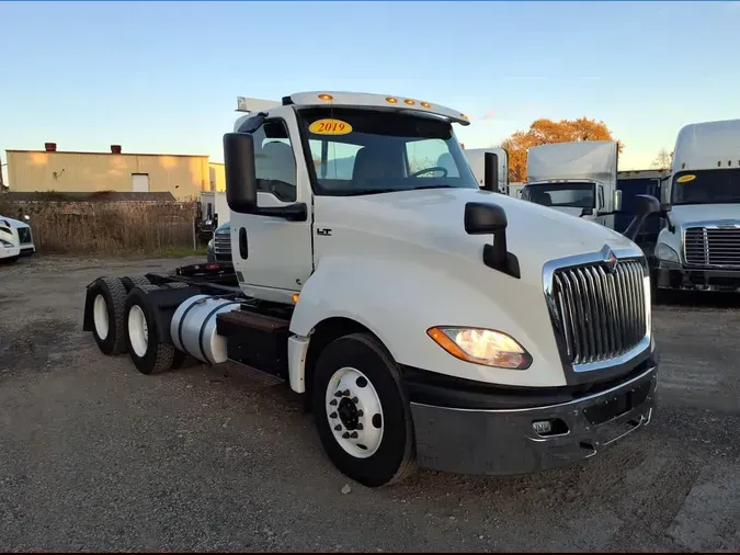 2019 NAVISTAR INTERNATIONAL LT625 DAYCAB T/A