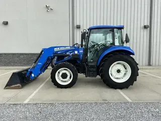 2017 New Holland T4.65