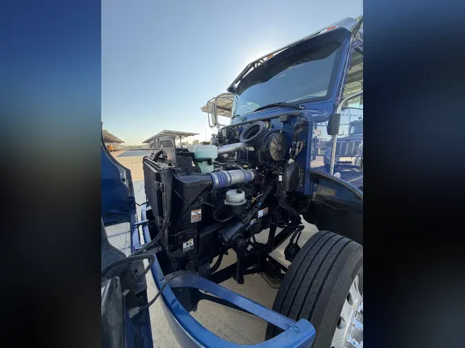 2021 Peterbilt 348